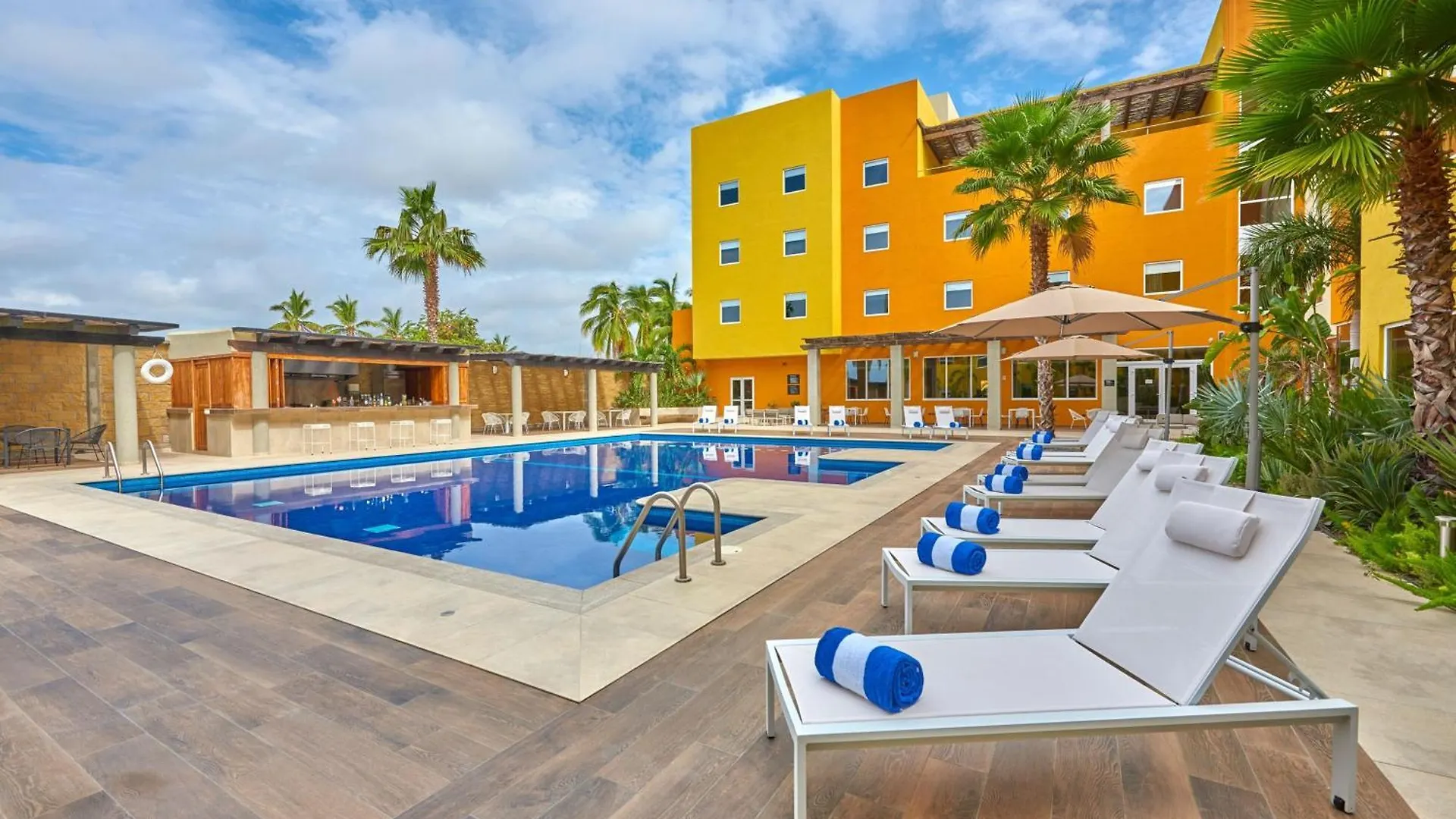 City Express Plus By Marriott Cabo San Lucas